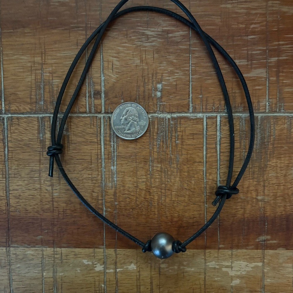 Black Leather Necklace with Dark Pearl